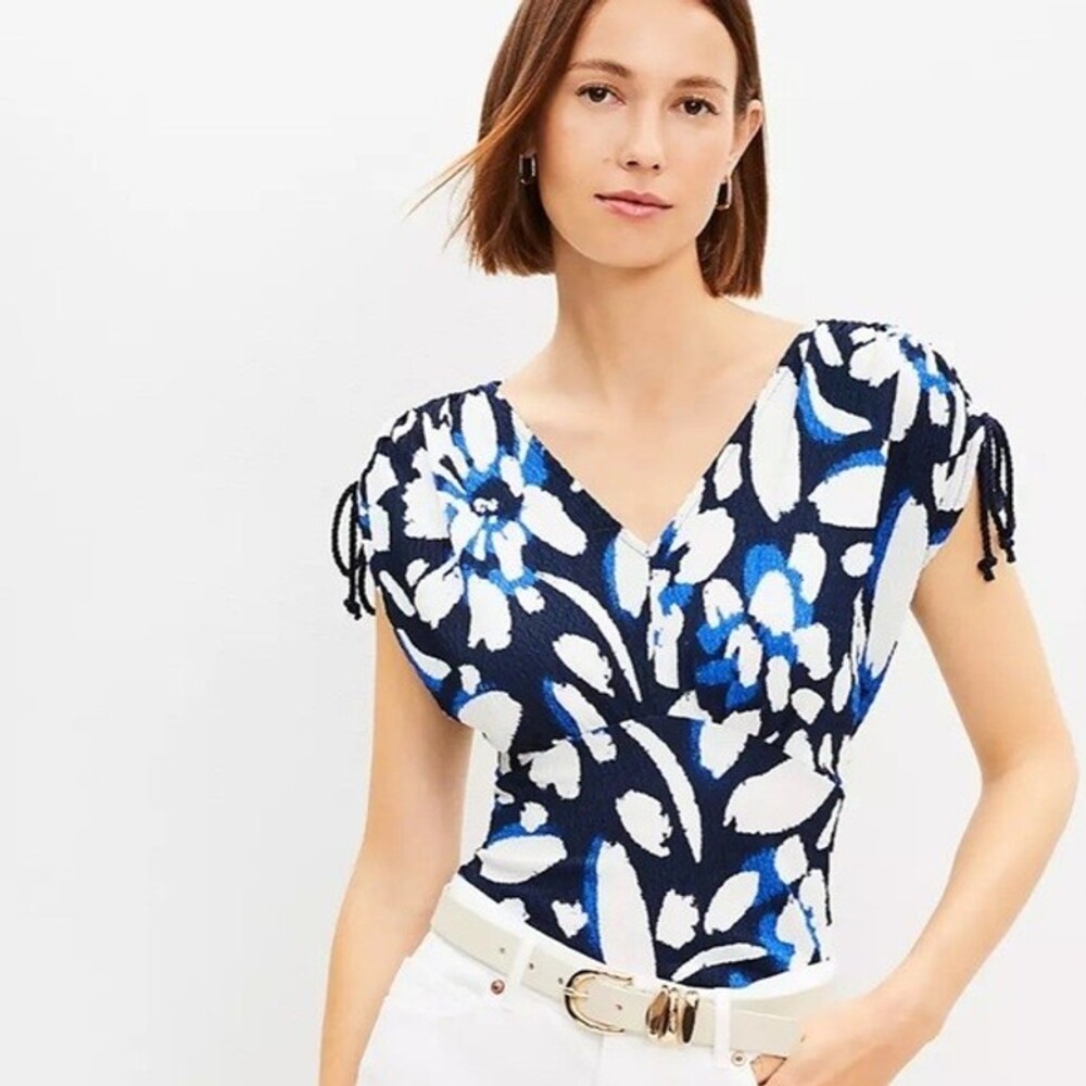 Ann Taylor LOFT Floral V-NecK Textured Tie Sleeves Blouse Top Size Small